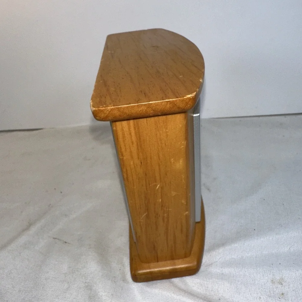 VTG Sharp SPC323 Wood Frame Atomic Desktop Clock Alarm Temperature Date